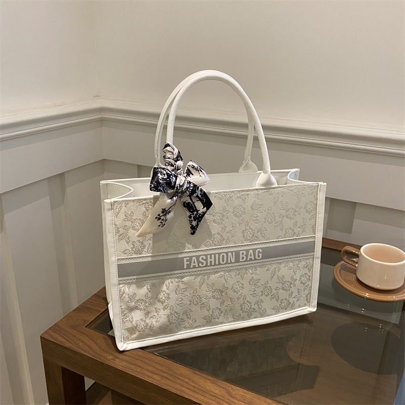 Luxury Bags Supplier - 高級感あふれるエレガントな女性用トートバッグ、刺繍ブーケ柄PUレザー、レタースカーフ付きハンドバッグ、通勤やショッピングに最適