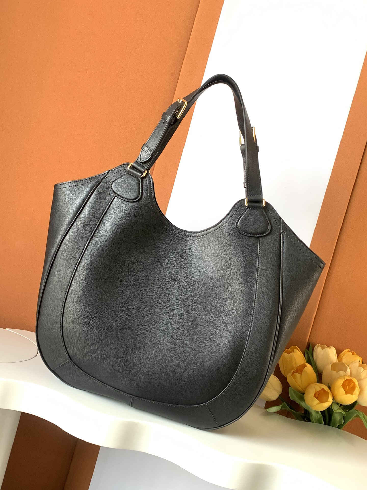 静かな高級感 ミニマリスト ホーボーバッグ ソフトレザー 大 - Luxury Bags Quiet のレビューと価格