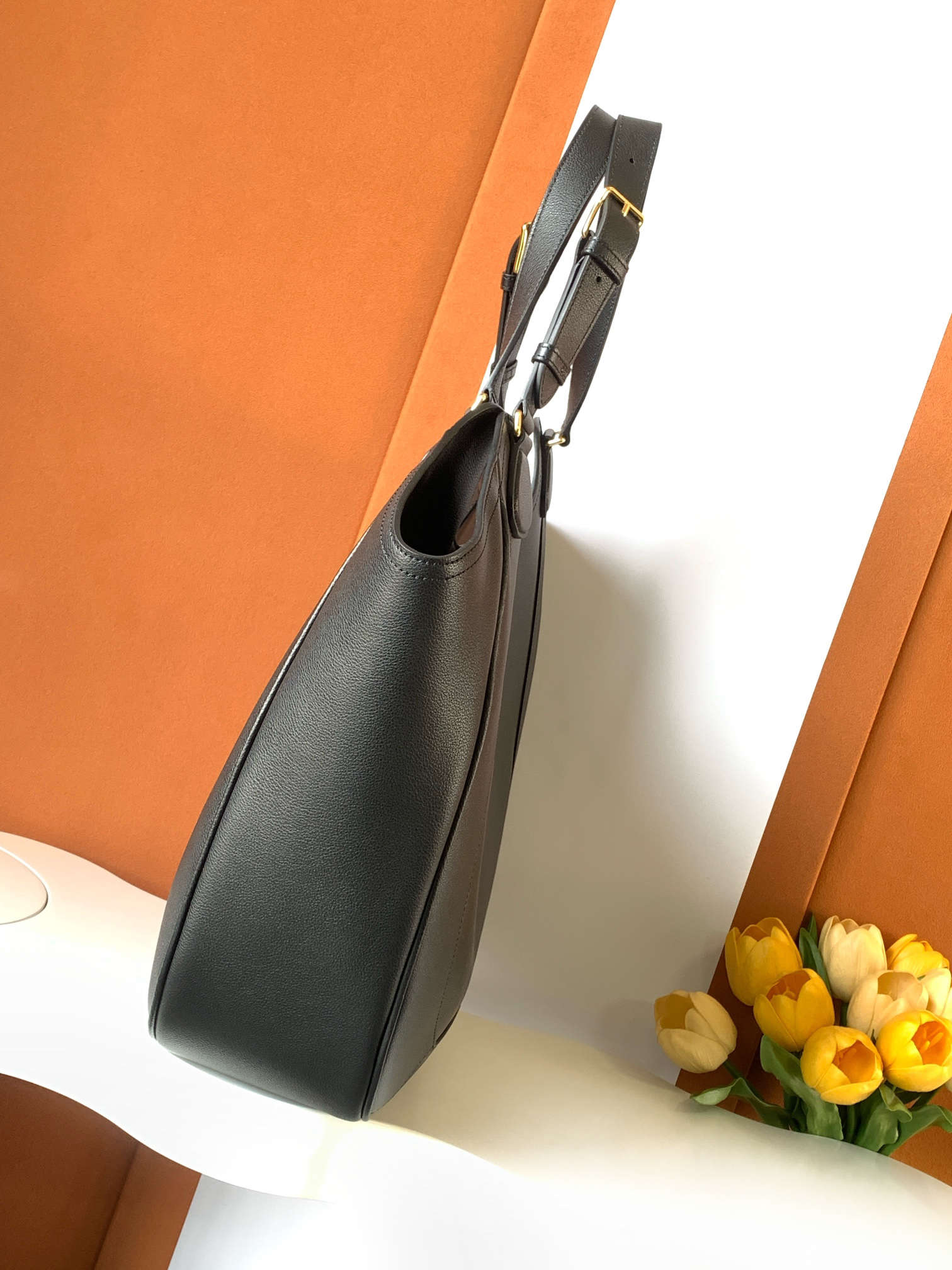 静かな高級感 ミニマリスト ホーボーバッグ ソフトレザー 大 - Luxury Bags Quiet のレビューと価格