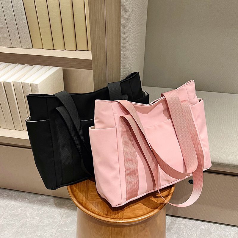 ナイロン製女性用ショルダーハンドバッグ,単色,ラグジュアリー - Luxury Bags Collection のレビューと価格