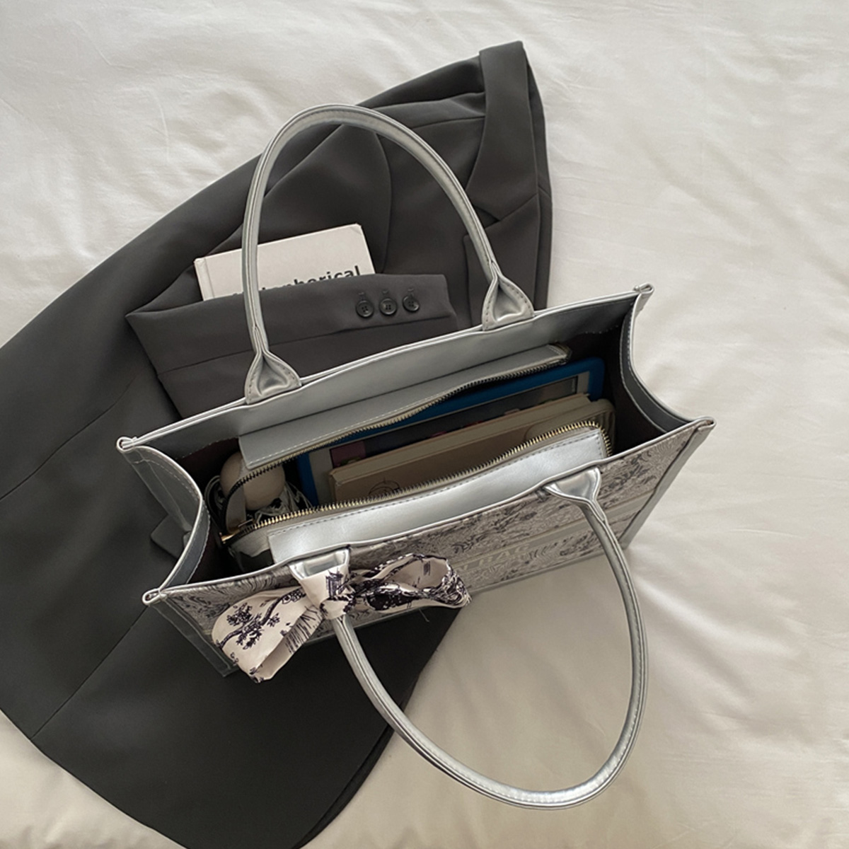 高級感あふれるエレガントな女性用トートバッグ、刺繍ブーケ柄P - Luxury Bags Supplier のレビューと価格