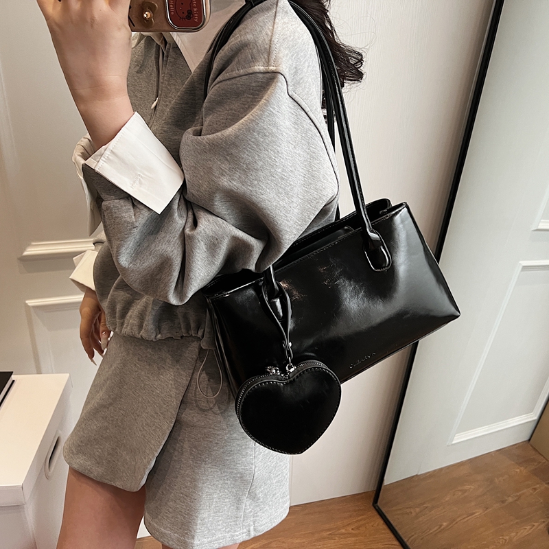 レディース パテントフェイクレザー トートバッグ ハートポー - Luxury Bags Quiet のレビューと価格