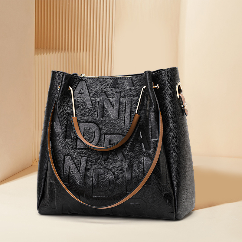 レディース ショルダーバッグ クワイエットラグジュアリー 本 - Luxury Bags Quiet のレビューと価格