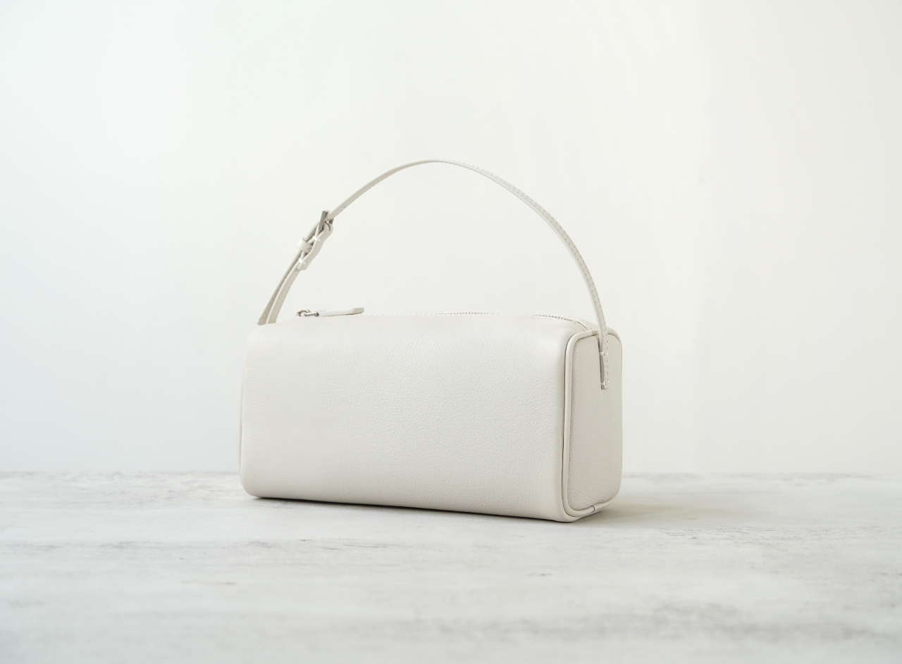 レディースミニマリストイースト-ウエストレザーショルダーバッ - Luxury Bags Quiet のレビューと価格
